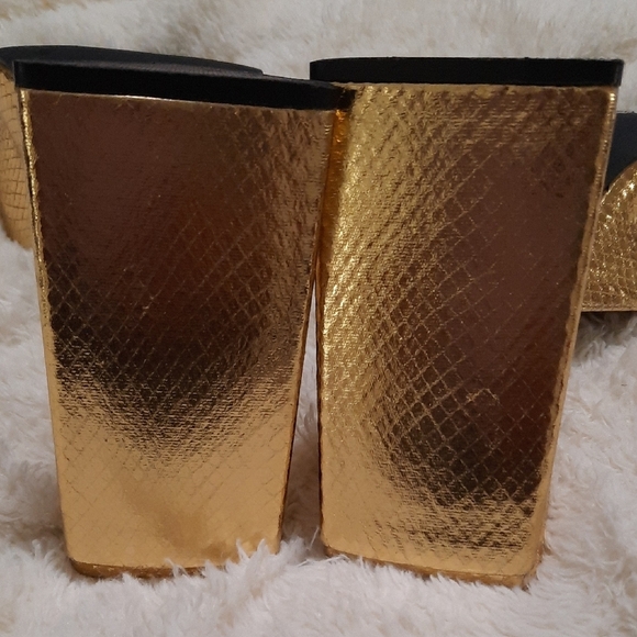 Fashion Nova Gold Heels with Snakeskin Pattern - Picture 5 of 8